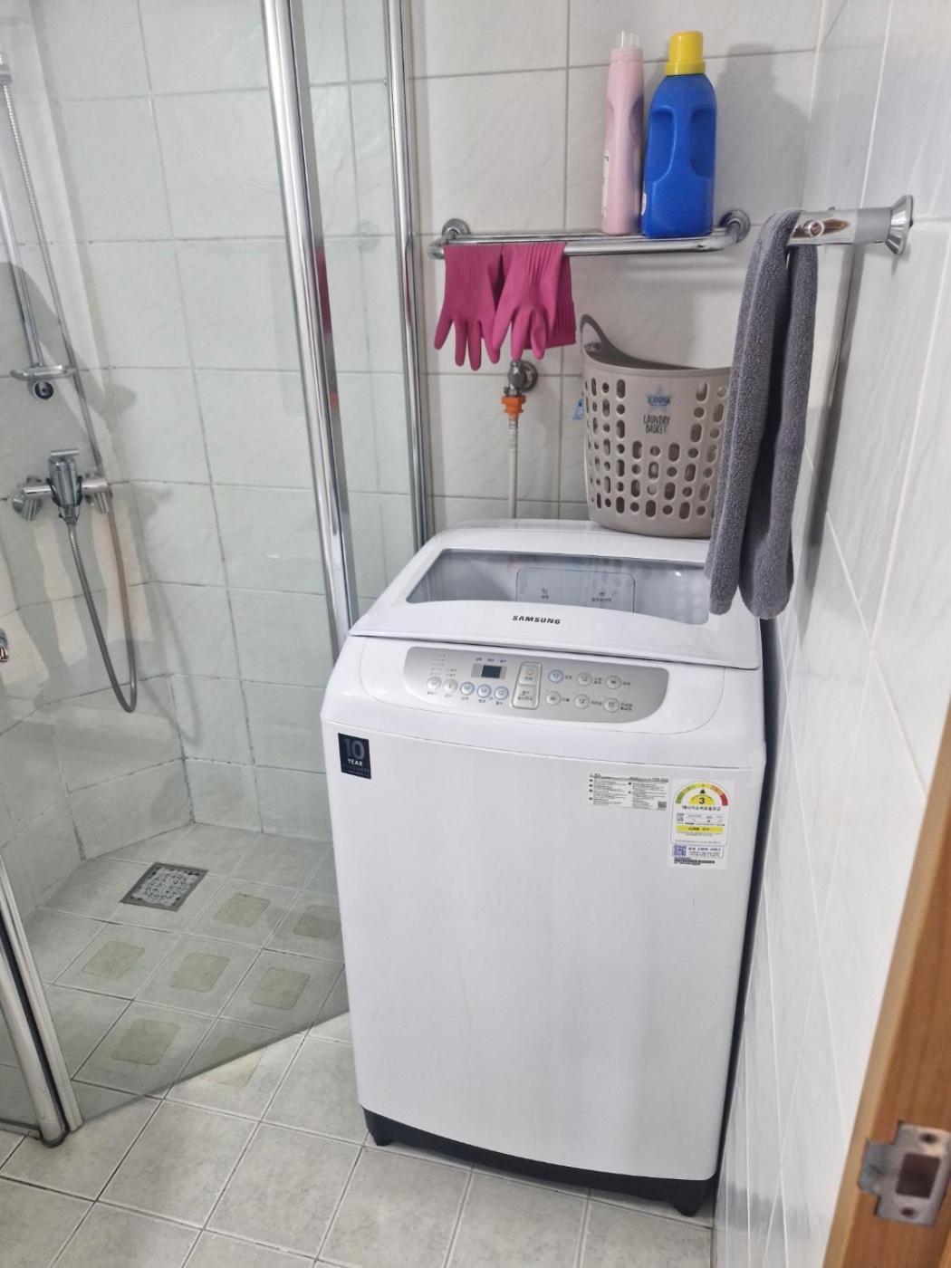 Hongdae Guesthouse 1Min From Hongik Uni Station Exit #1 โซล ภายนอก รูปภาพ